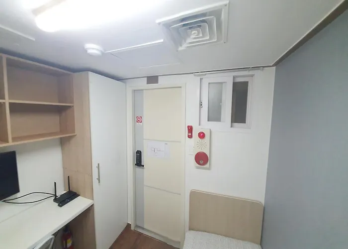 招待所 Apgujeong